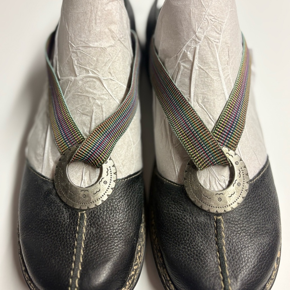 RIKER WOMENS SZ.11, Antistress DAISY SLIP ON LEATHER toe in shoe w ribbon/silver